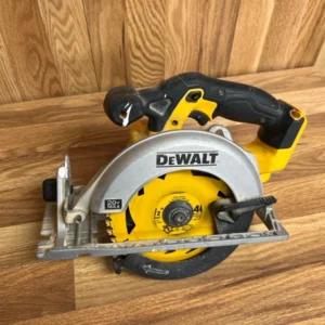 DEWALT DCS391P1 6.5 inch Cordless Circular Saw Kit
